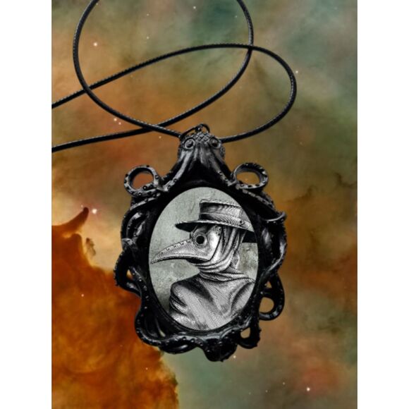 Plague Doctor Necklace - Apocalypse Doom Darkness Pendant Black Jewelry - Picture 1 of 1